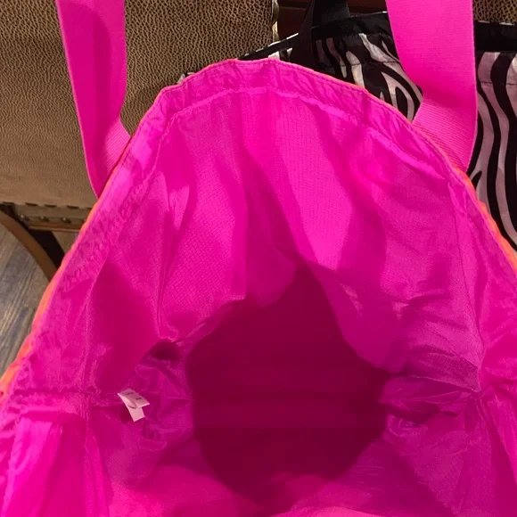 UGG NWT Frannie Cinch Totes - Picture 4 of 9